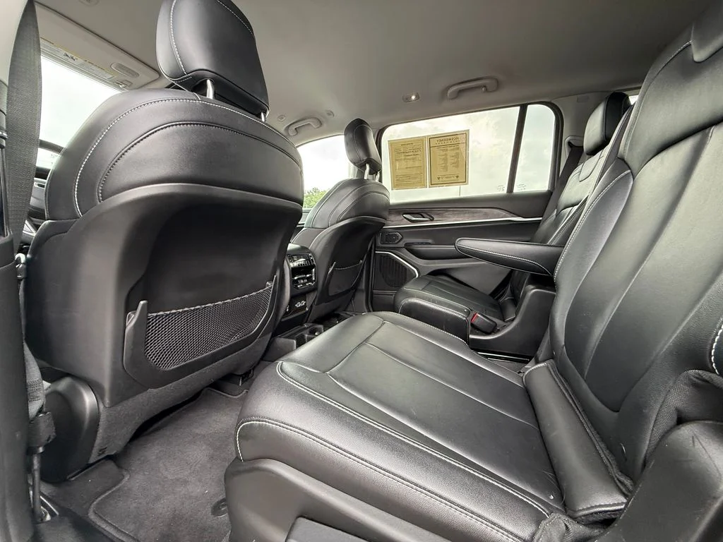 Used 2022 Gray Jeep Limited image 21