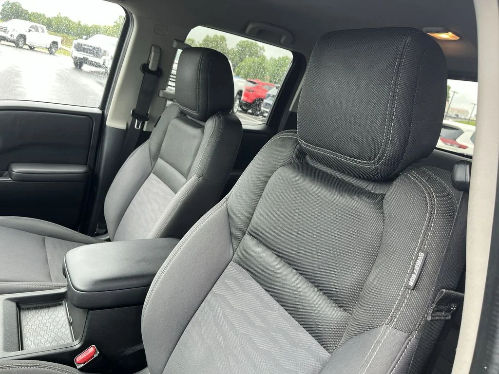 Used 2022 White Nissan SV image 11