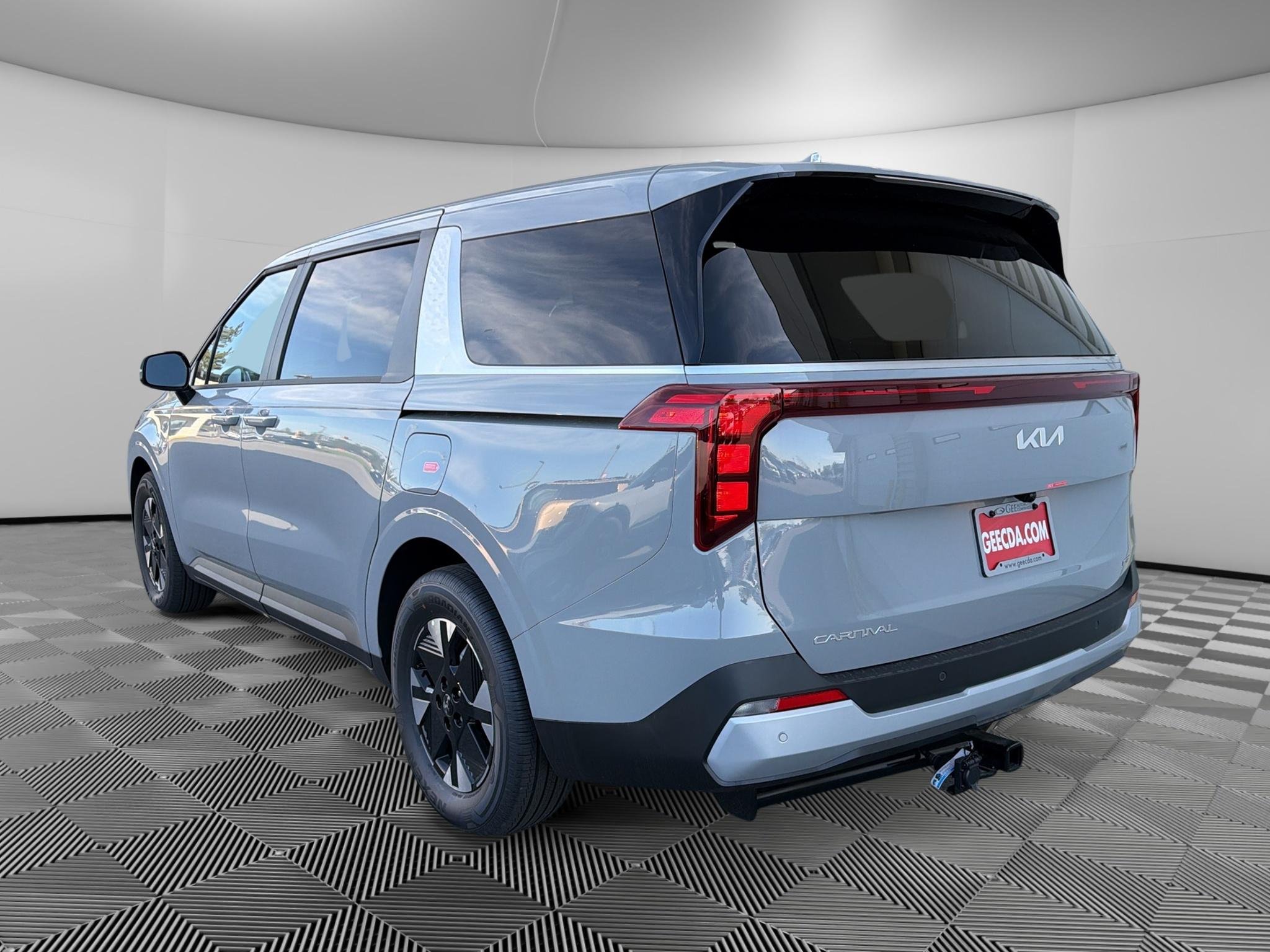 New 2027 Ceramic Silver Kia LXS image 6