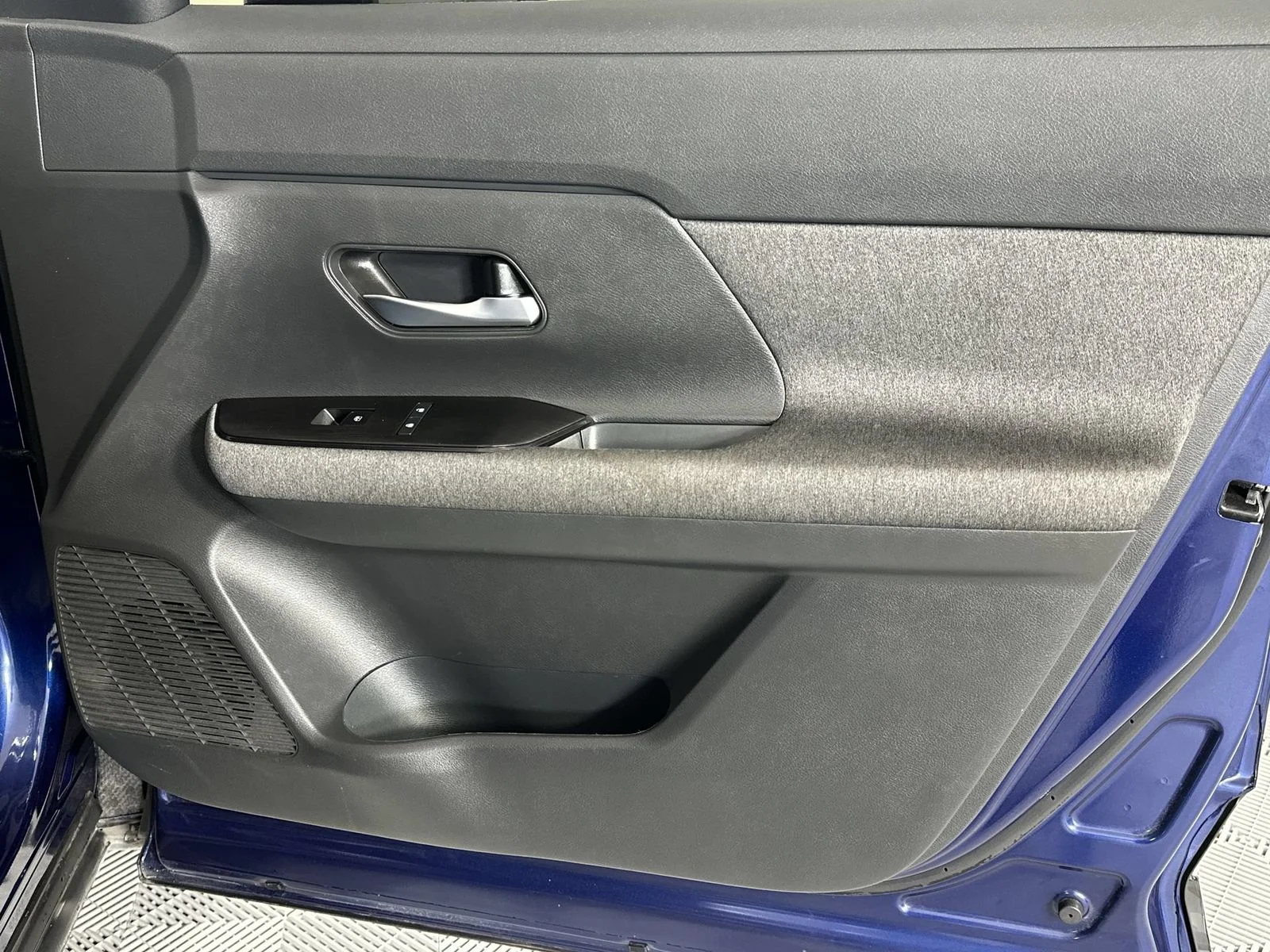 Certified Used 2025 Blue Nissan SV image 31