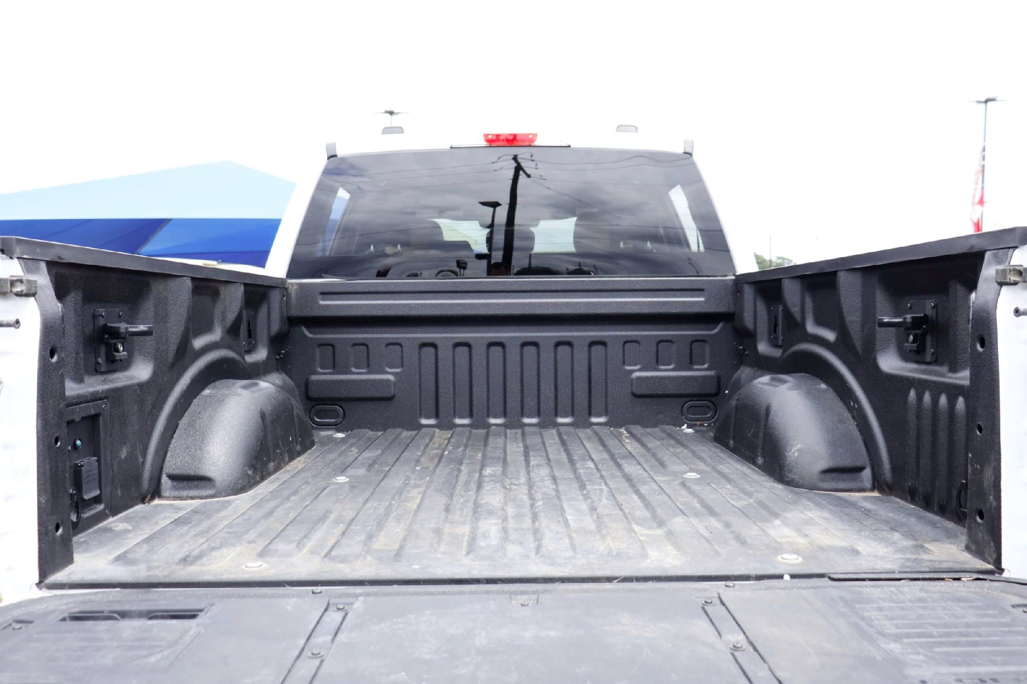 Certified Used 2023 Oxford White Ford XLT image 30