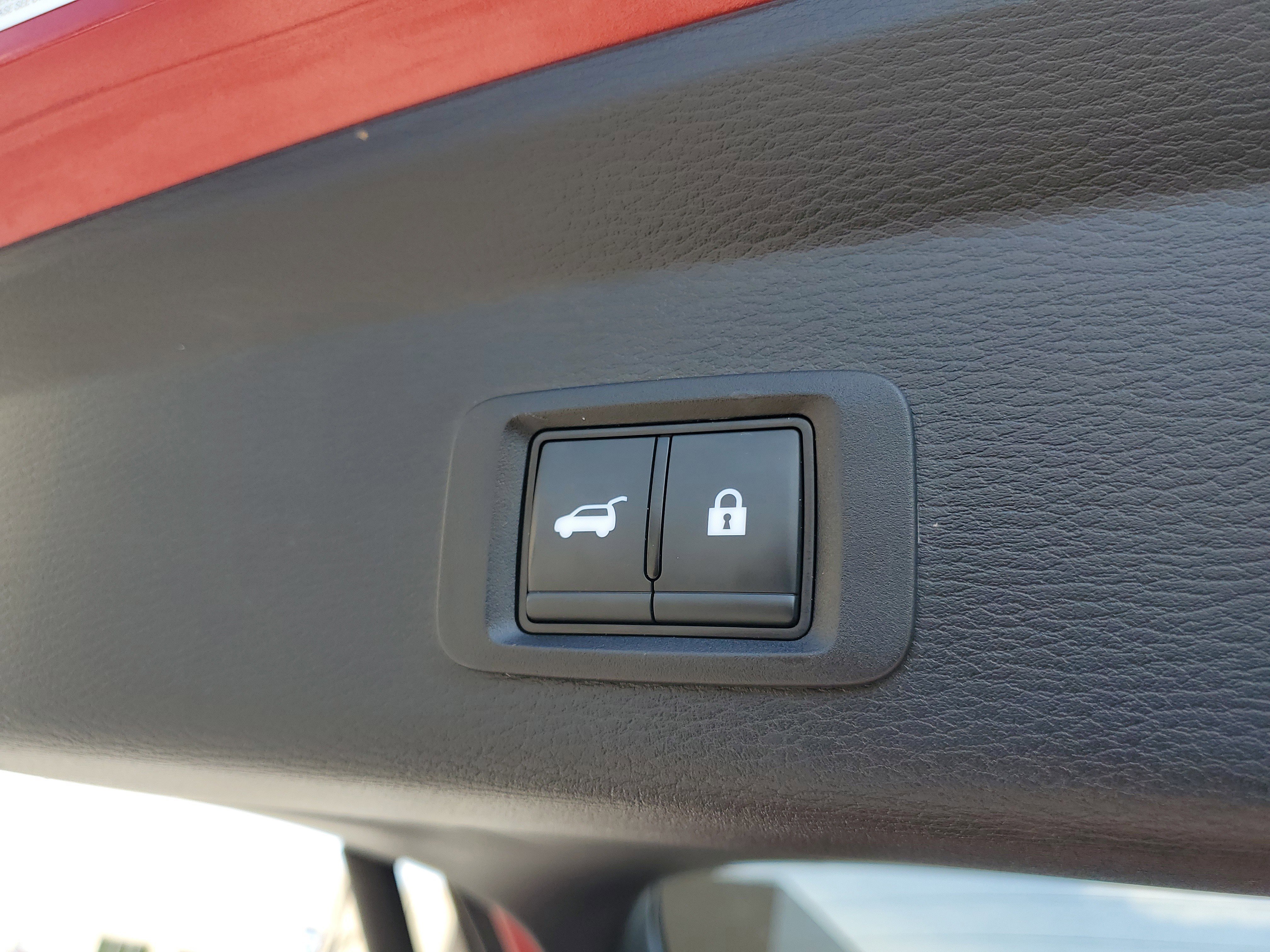 Used 2023 Red Mitsubishi SE image 6