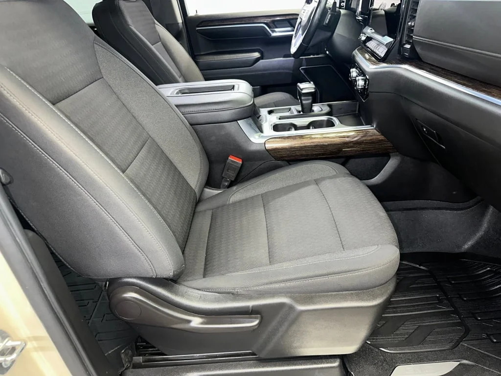 Certified Used 2022 Desert Sand Metallic GMC Elevation image 33