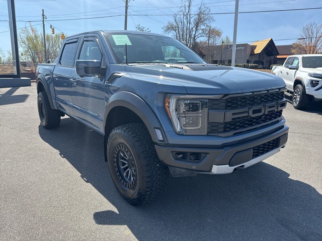 View vehicle photo 7