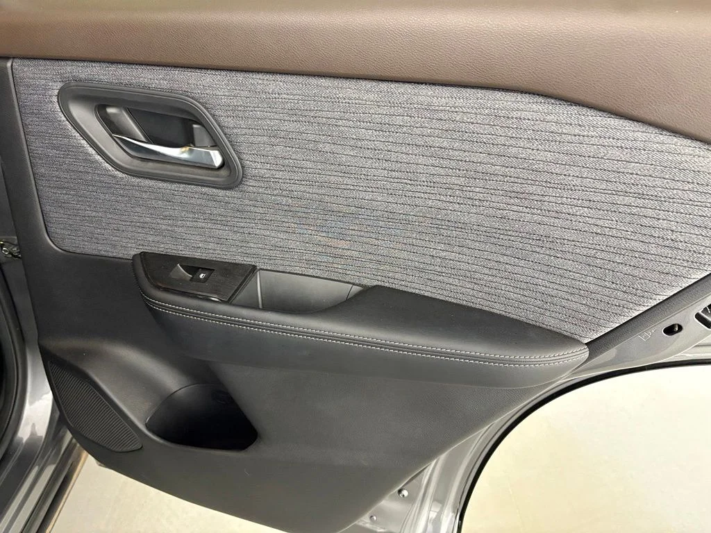 Used 2023 Gray Nissan SV image 37