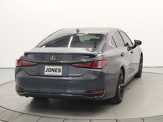 Used 2024 Gray Lexus 300h F SPORT Handling image 6