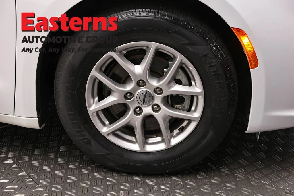 Used 2024 White Chrysler Touring L image 32
