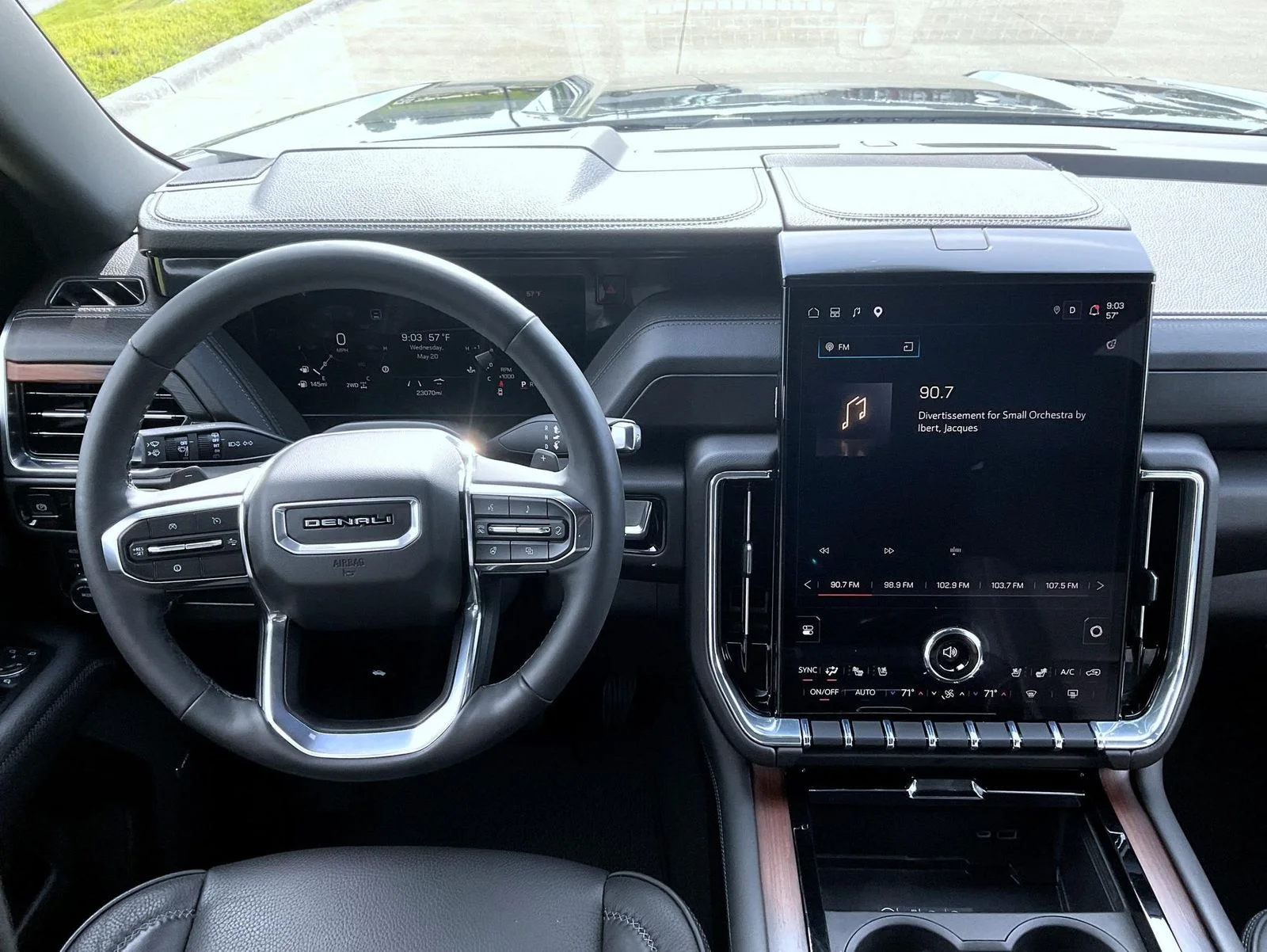 Used 2025 Black GMC Denali image 14