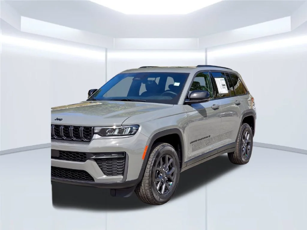 New 2027 Gray Jeep Laredo Altitude image 42