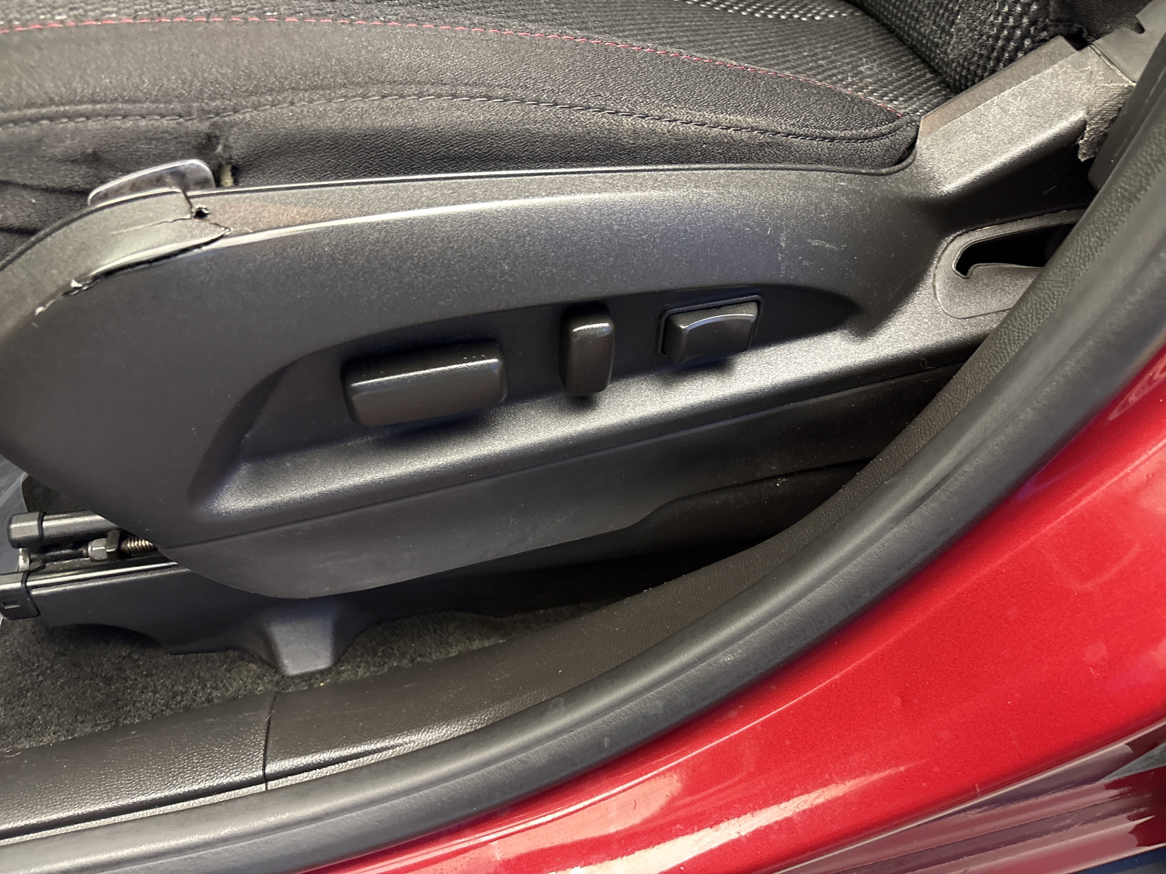 Used 2014 Crystal Red Tintcoat Chevrolet LT image 13