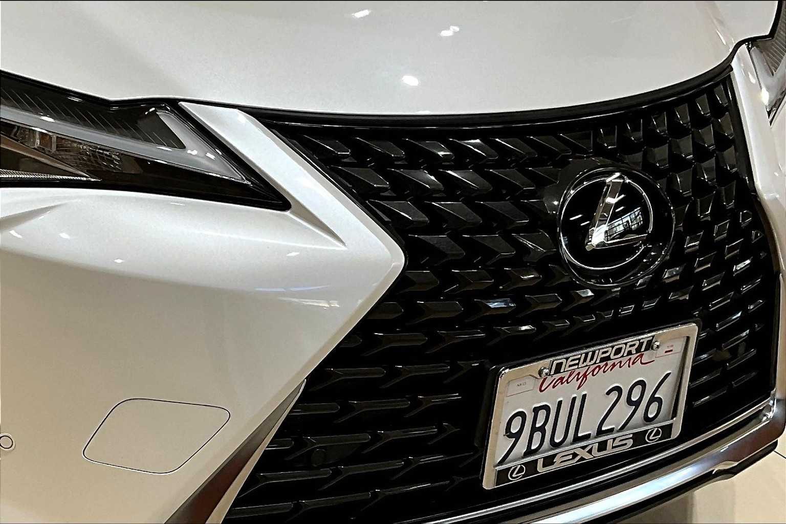Certified Used 2022 Eminent White Pearl Lexus  image 28