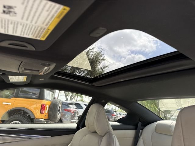 Used 2018 White INFINITI 3.0t LUXE image 21