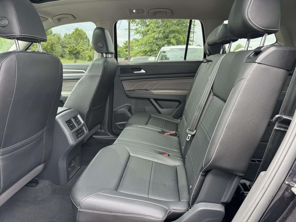 2023 Volkswagen Atlas SE w/Tech - Photo 16