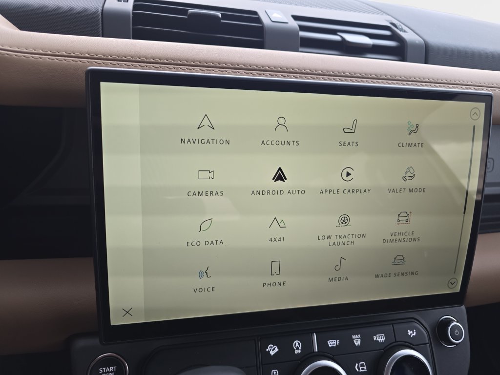 2026 Land Rover Defender V8 - Photo 16
