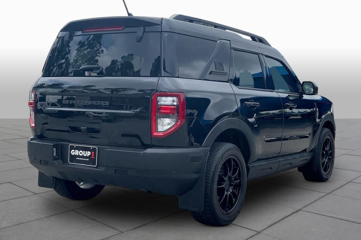 Used 2022 Shadow Black Ford Outer Banks image 13