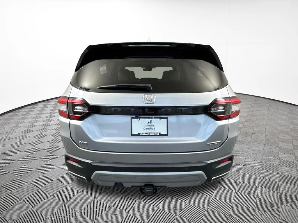 Certified Used 2024 Silver Honda Touring image 10