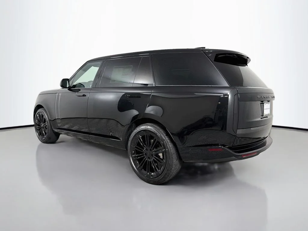 New 2026 Santorini Black Land Rover SE 7 Seats image 7