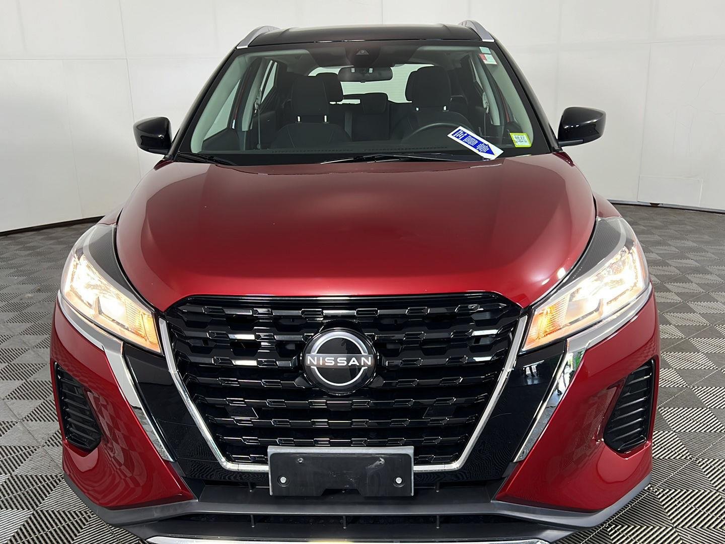 Used 2023 Scarlet Ember Tintcoat/Super Black Nissan SV image 14
