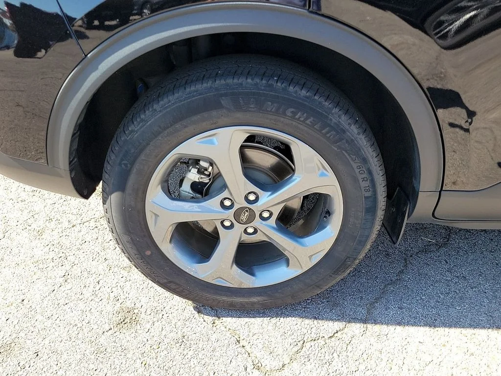 Used 2025 Black Metallic Ford ST-Line image 7