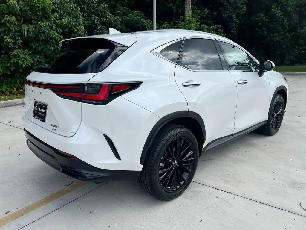 Used 2022 White Pearl Lexus 350 Luxury image 7