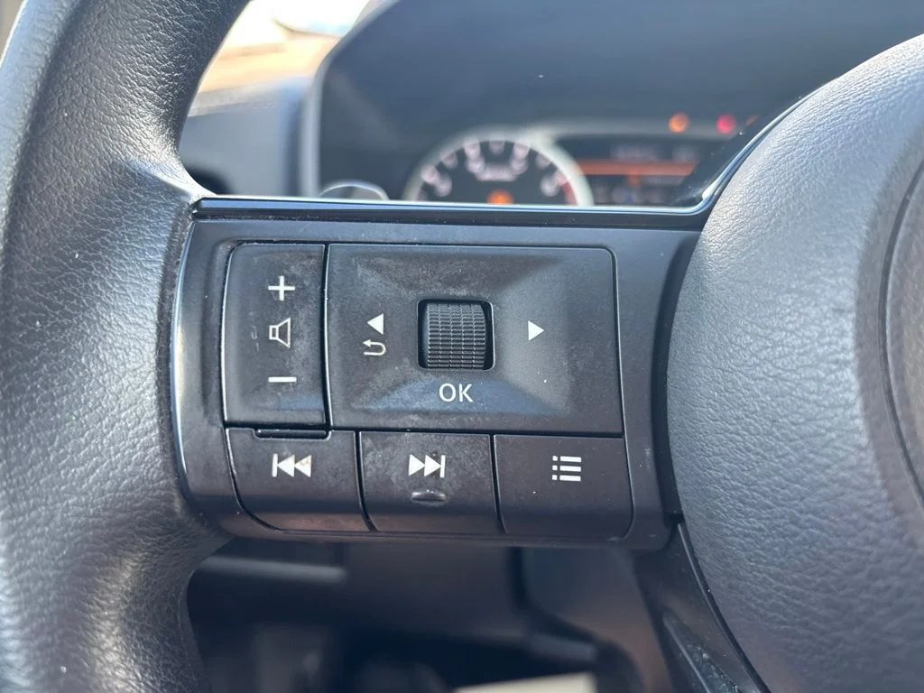 Used 2021 Gray Nissan SV image 21