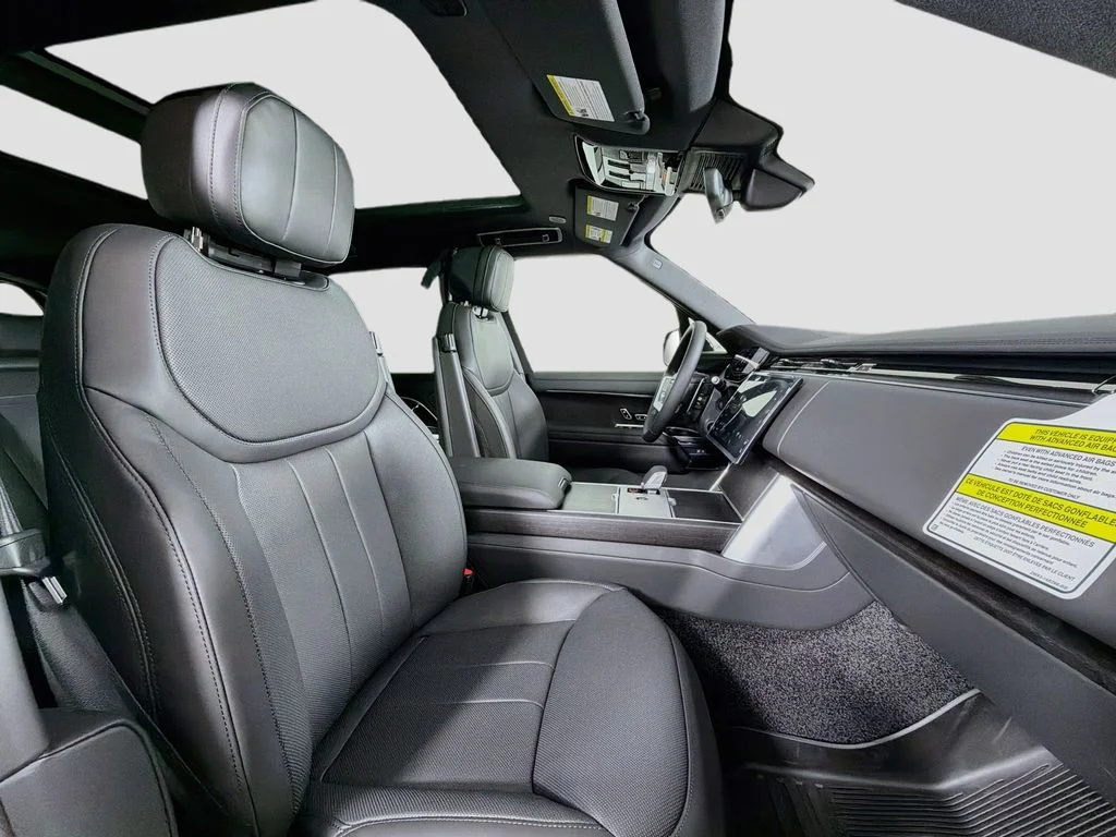 New 2026 Santorini Black Land Rover SE image 30