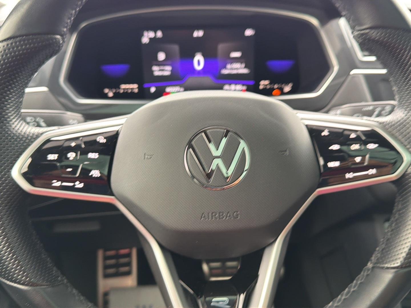 Used 2022 Oryx White Pearl Volkswagen SE R-Line Black image 33