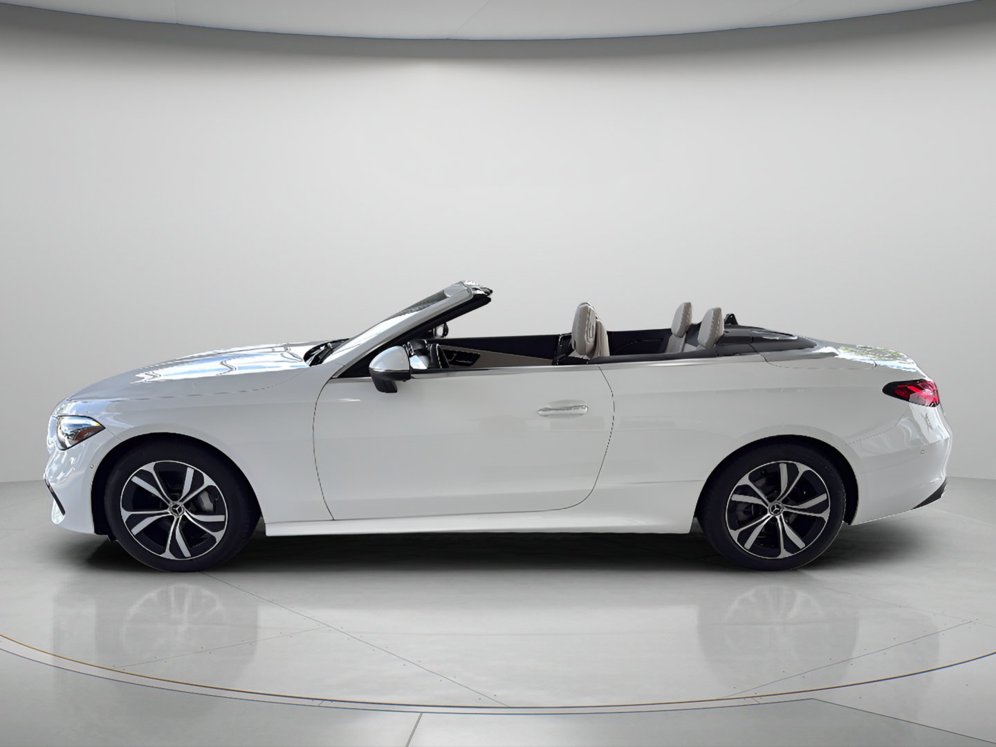 Certified Used 2026 Polar White Mercedes-Benz CLE 300 image 3