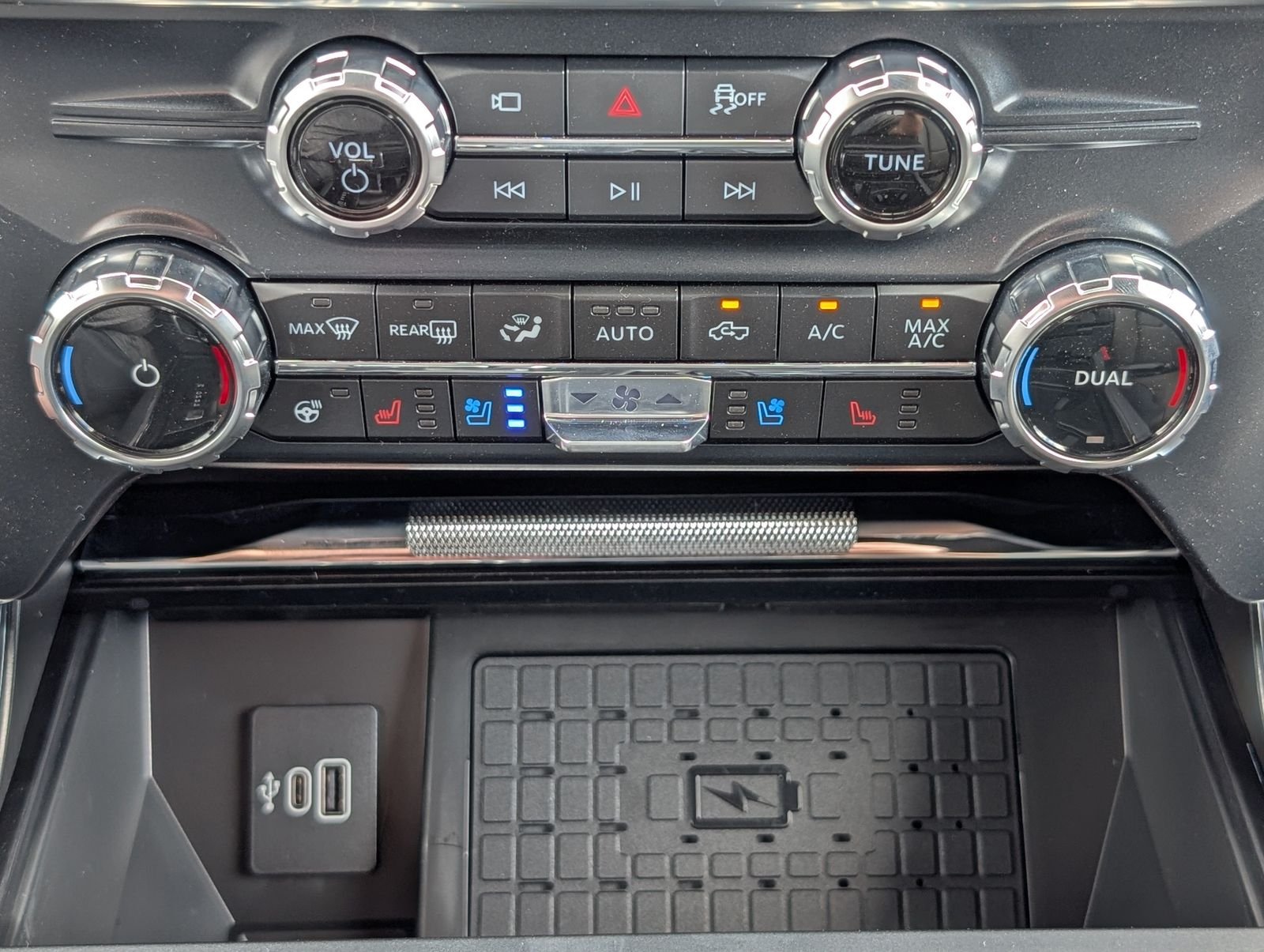 New 2026 Iconic Silver Metallic Ford Lariat image 19