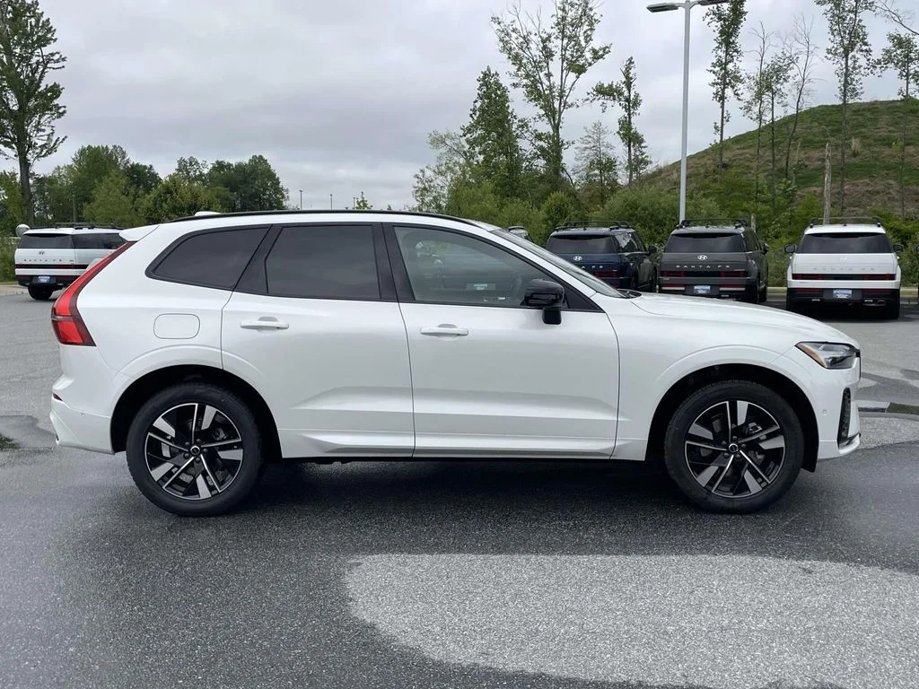 New 2026 Crystal White Metallic Volvo Plus image 29