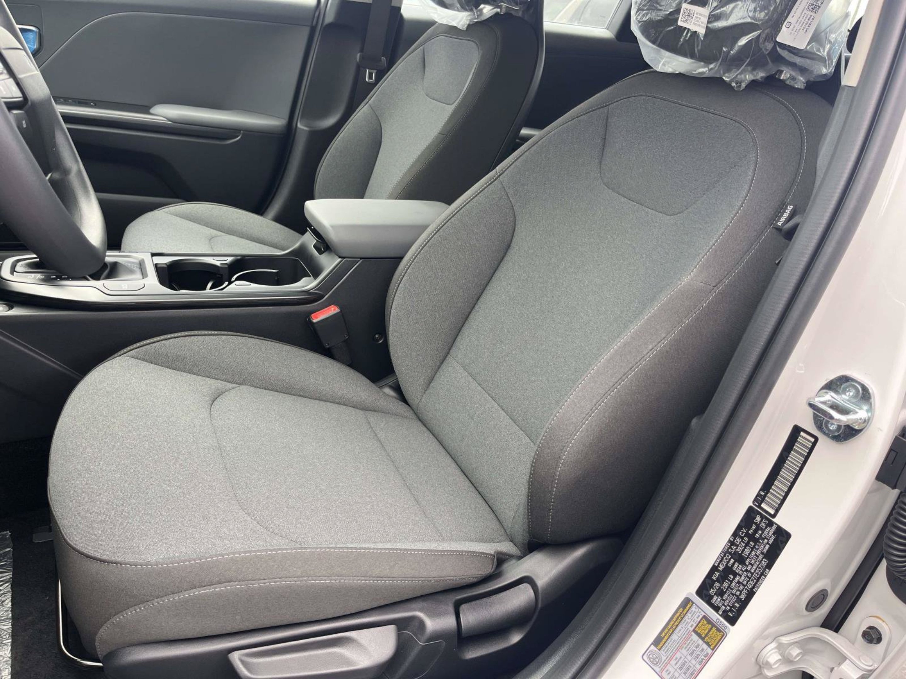 New 2026 Snow White Pearl Kia LXS image 24