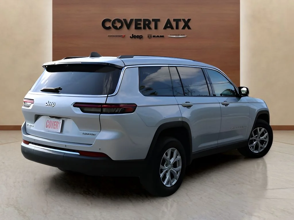 Used 2023 Silver Jeep Limited image 5