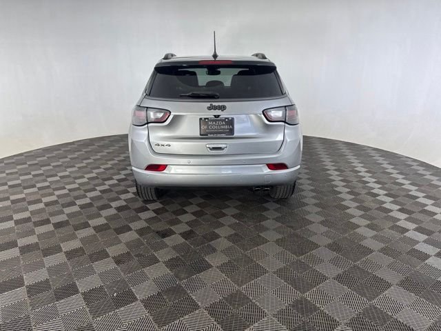 Used 2022 Silver Jeep Limited image 6