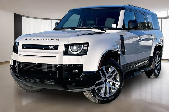2026 Land Rover Defender 130 X-Dynamic SE