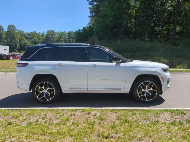 Used 2022 White Jeep Summit Reserve image 14