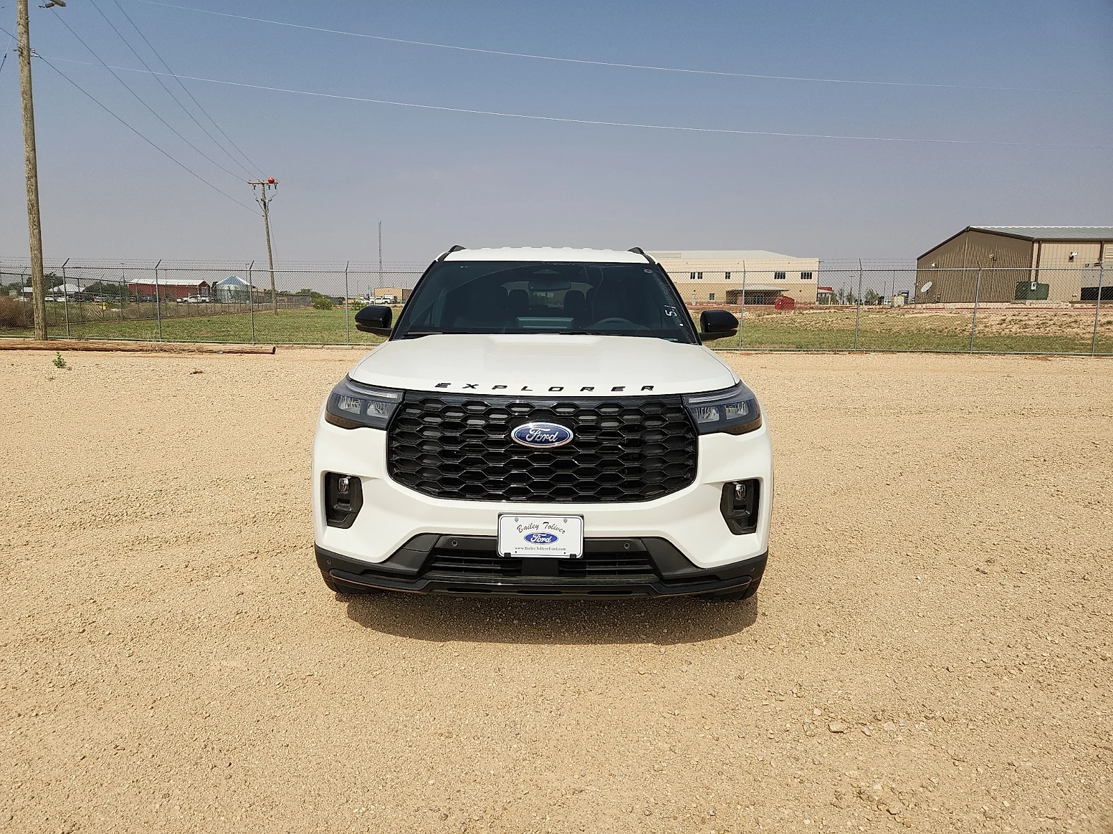 New 2026 Star White Metallic Tri-Coat Ford ST-Line image 2
