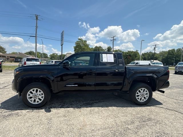 2025 Toyota Tacoma SR5 - Photo 2