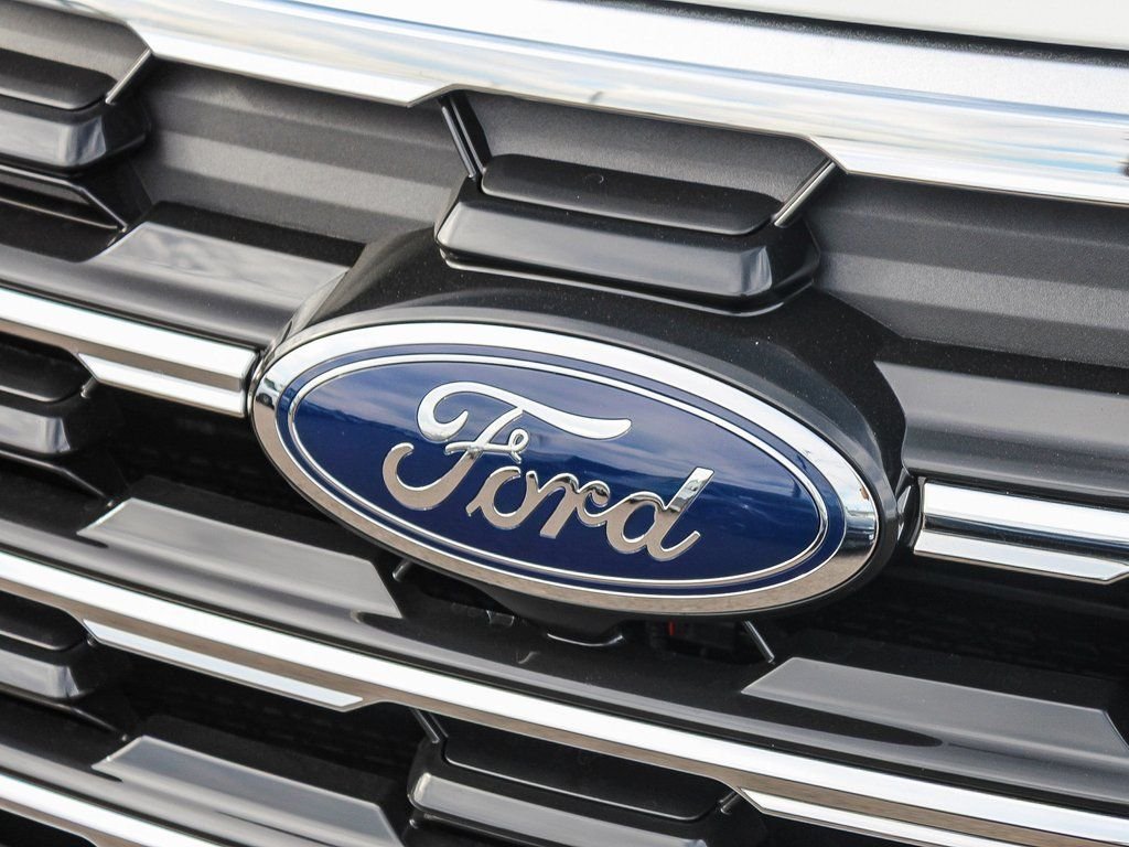 New 2026 Star White Metallic Tri-Coat Ford Active image 5