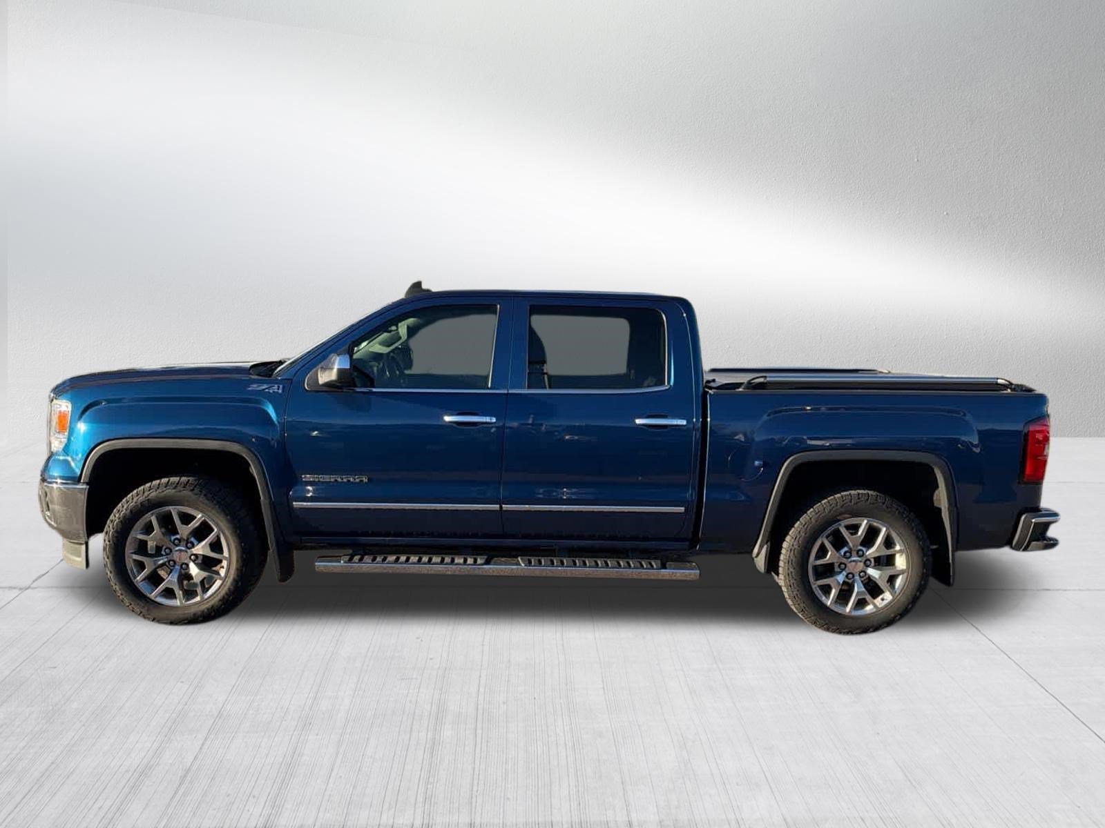 Used 2015 STONE BLUE METALLIC GMC SLT image 4