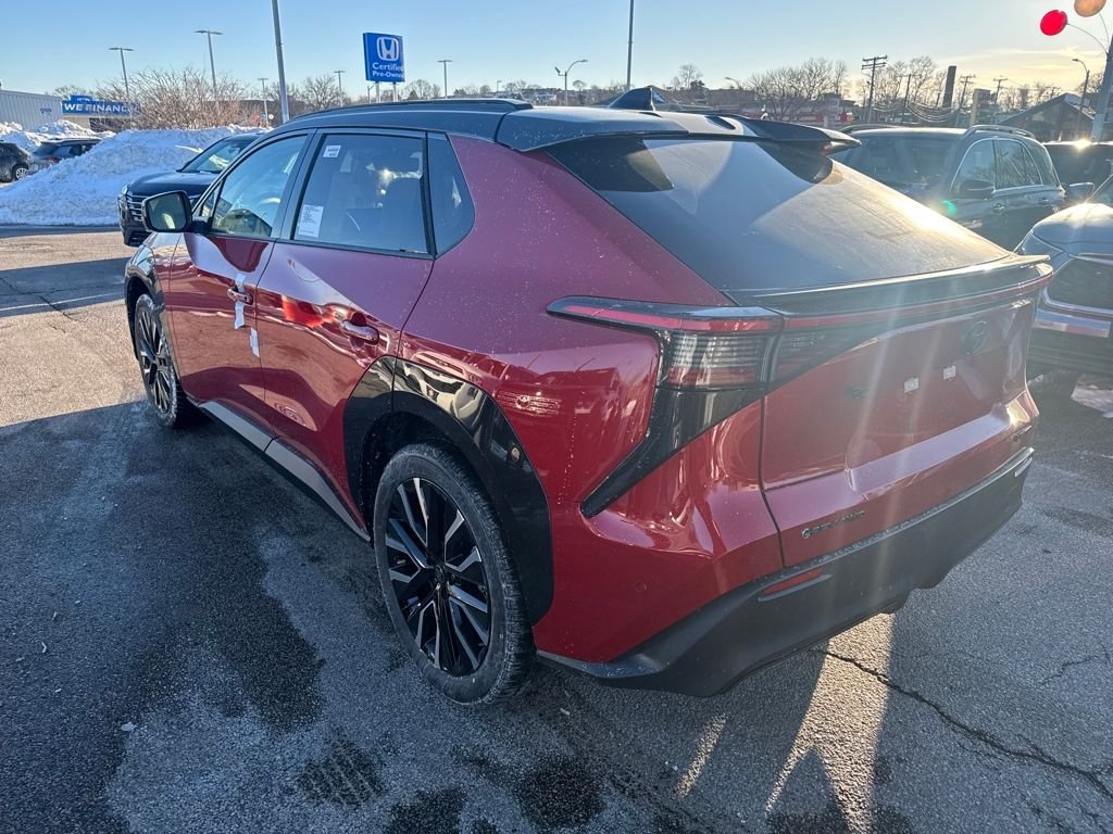 View vehicle photo 5