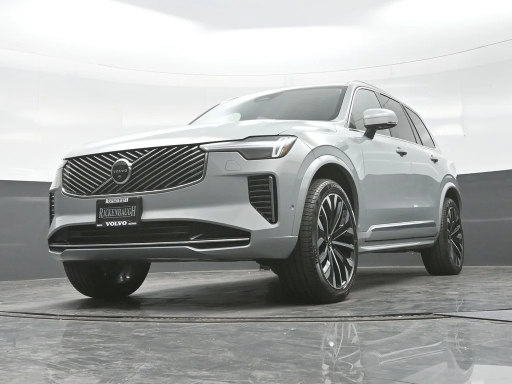 New 2026 Vapour Grey Volvo Plus image 24
