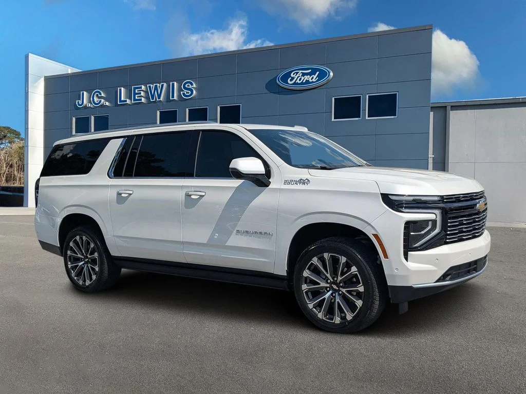Used 2025 Iridescent Pearl Tricoat Chevrolet High Country image 1