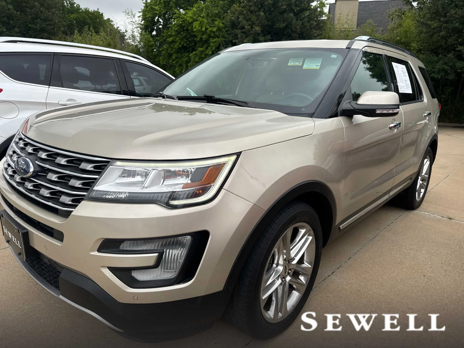 2017 Ford Explorer Limited FWD's photo