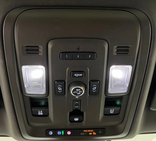 Used 2023 White GMC Denali image 36