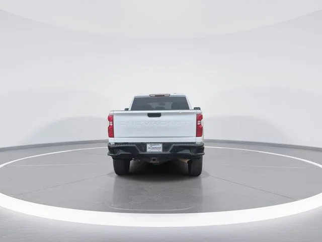 Used 2023 White Chevrolet Custom image 7
