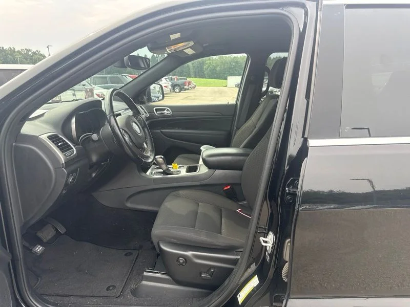 Used 2022 Black Jeep Laredo E image 3
