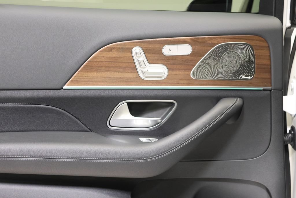 New 2026 Polar White Mercedes-Benz GLS 450 image 42