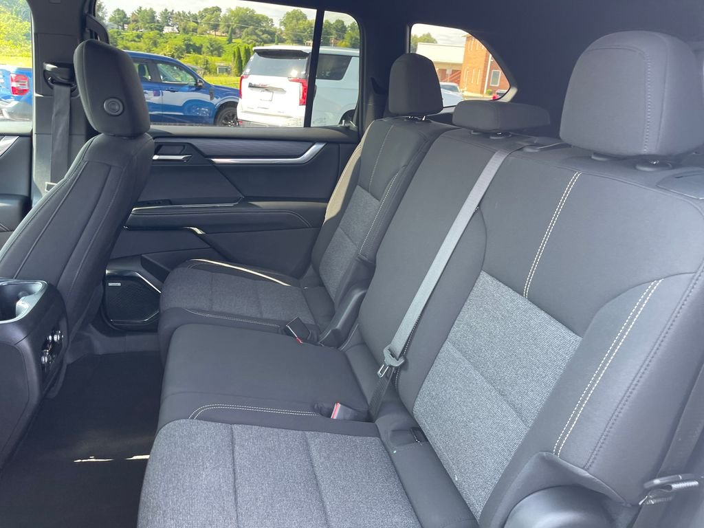 Used 2025 White GMC Elevation image 14
