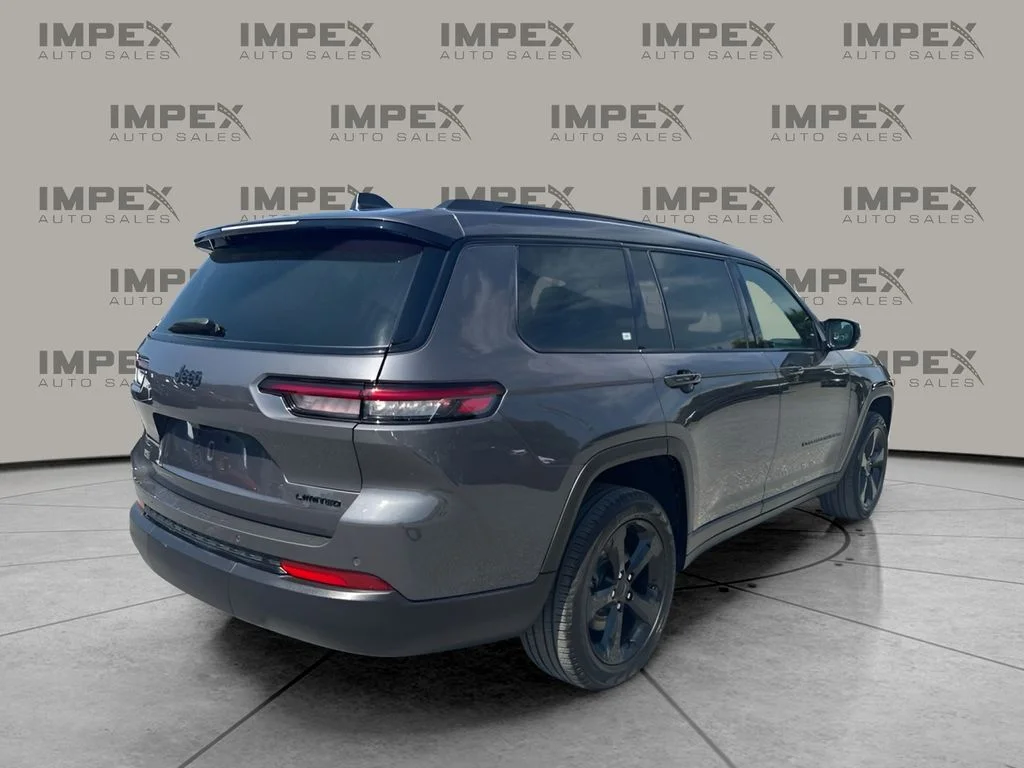 Used 2025 Gray Jeep Limited image 5