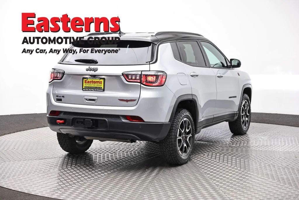 Used 2025 Silver Jeep Trailhawk image 5